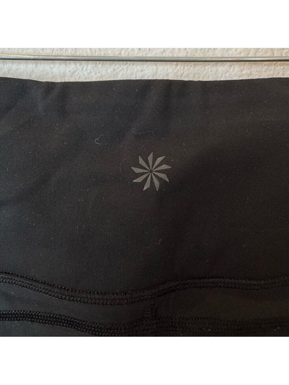 ☀️ ATHLETA Reflective Running Capris - Picture 7 of 10